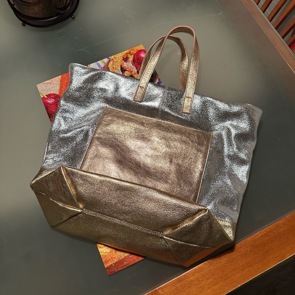 🎉SALE🎉Like New! Thacker leather tote - Picture 11 of 13